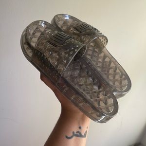 Rhianna fenty puma slides